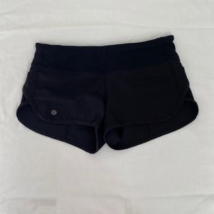 Lululemon Size:4 Black Speed Up Low-Rise Lined Short 2.5”